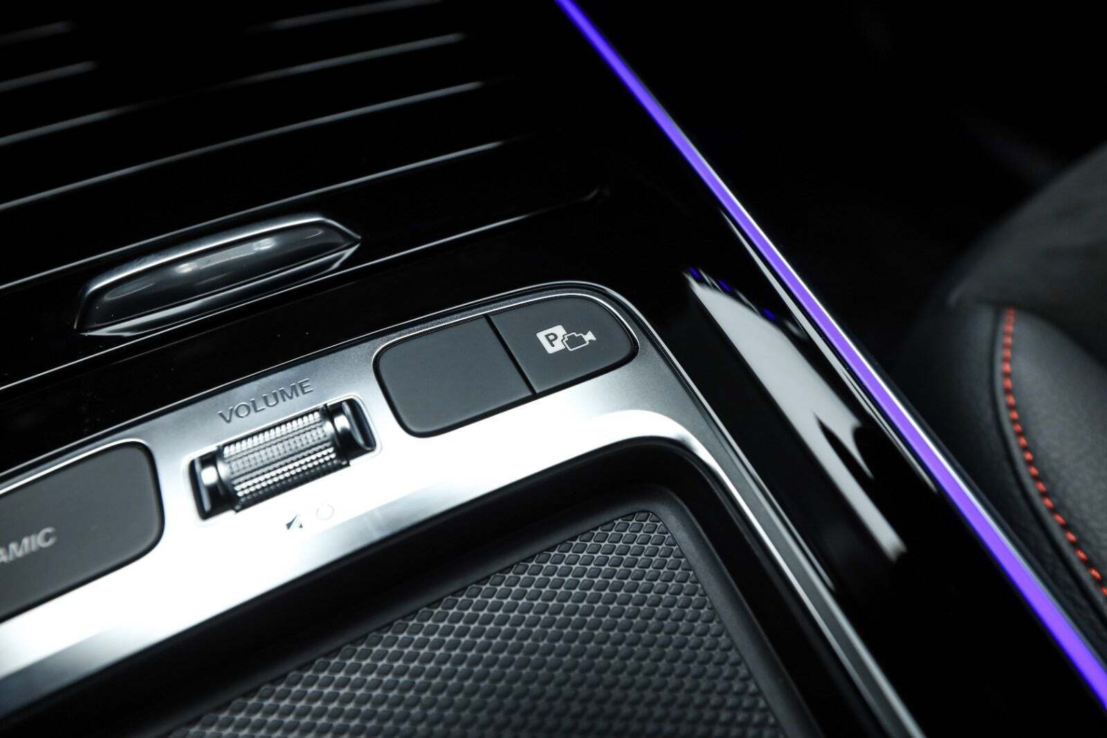 Sort Mercedes EQA350 fra 2025