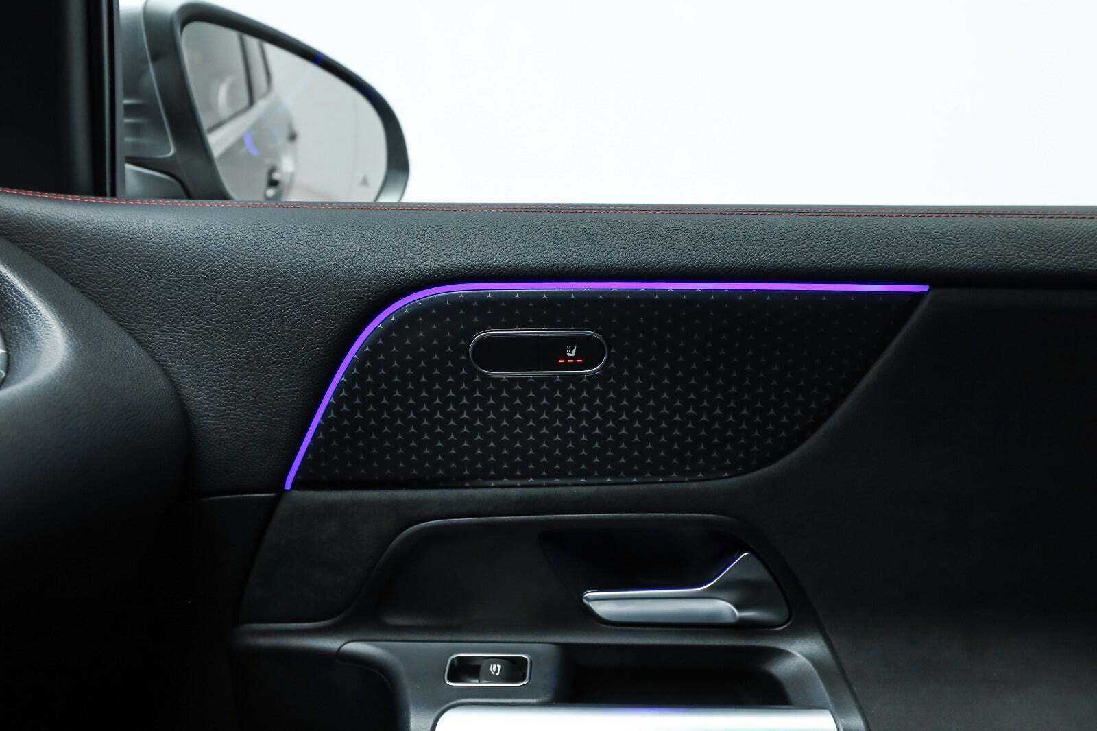 Grå Mercedes EQA250+ fra 2024