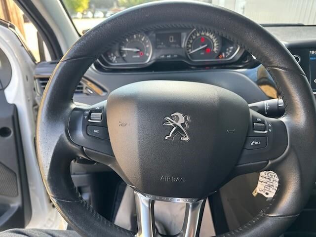 Hvid Peugeot 208 fra 2019