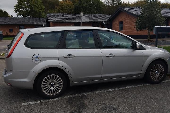 Sølv Ford Focus fra 2008