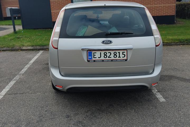 Sølv Ford Focus fra 2008