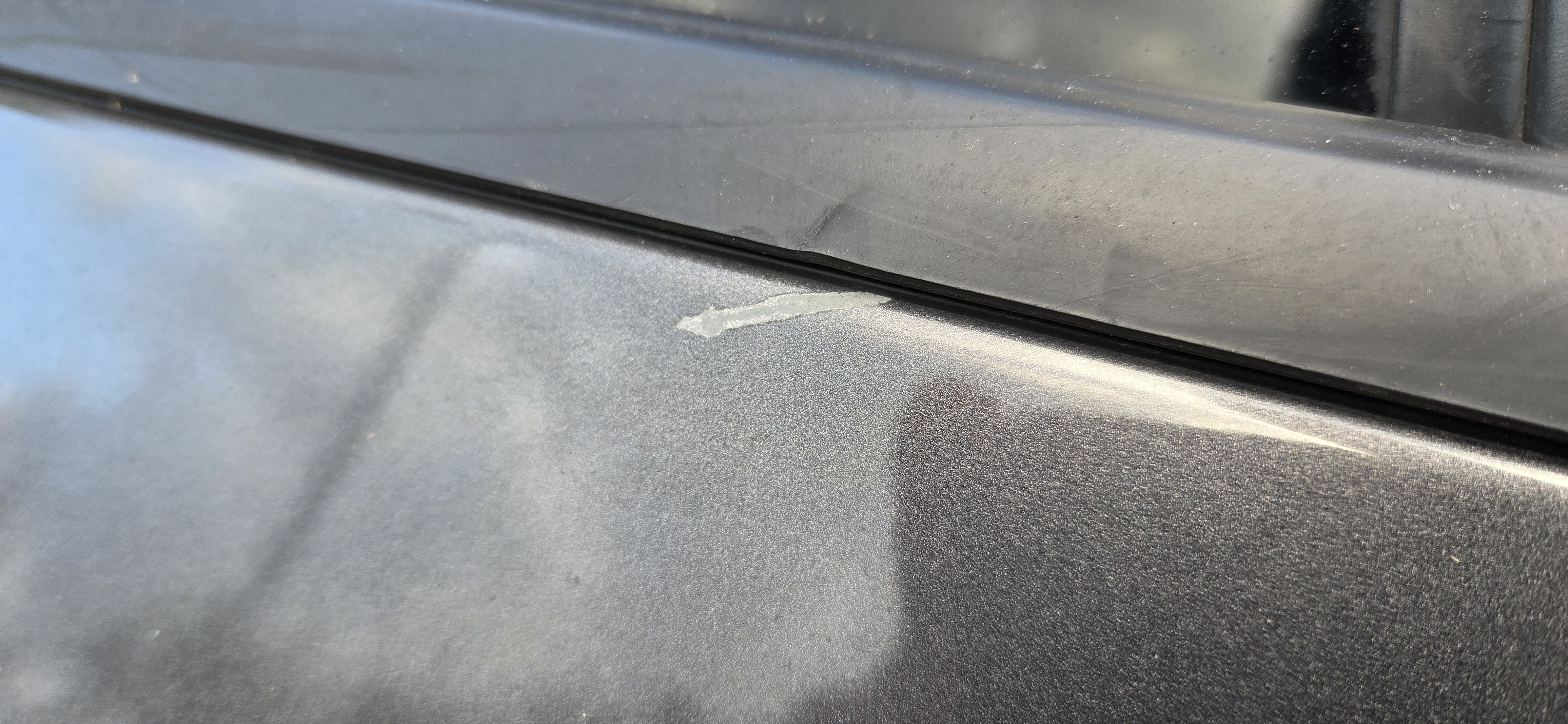 Grå Peugeot 208 fra 2019