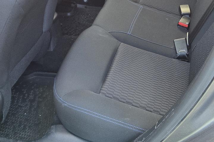 Grå Peugeot 208 fra 2019