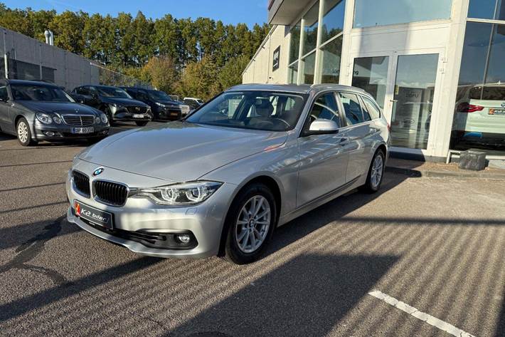 Sølv BMW 320i fra 2019