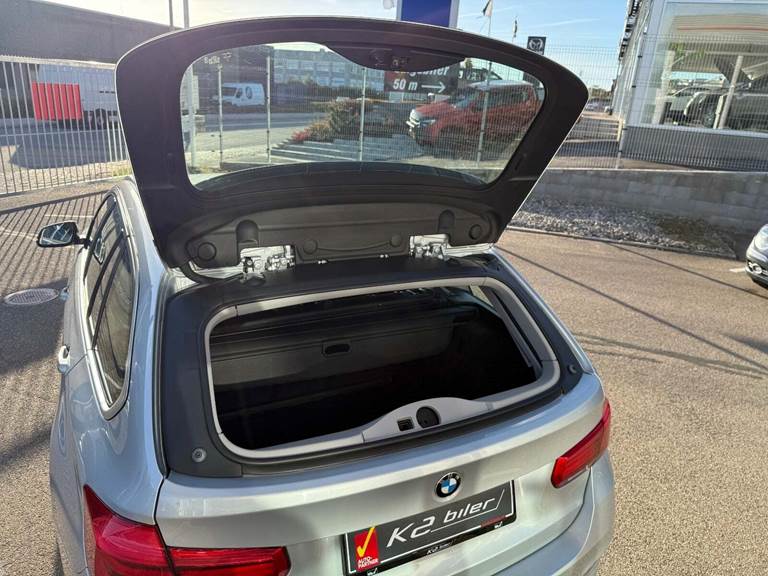 BMW 320i 2,0 Touring Advantage aut.