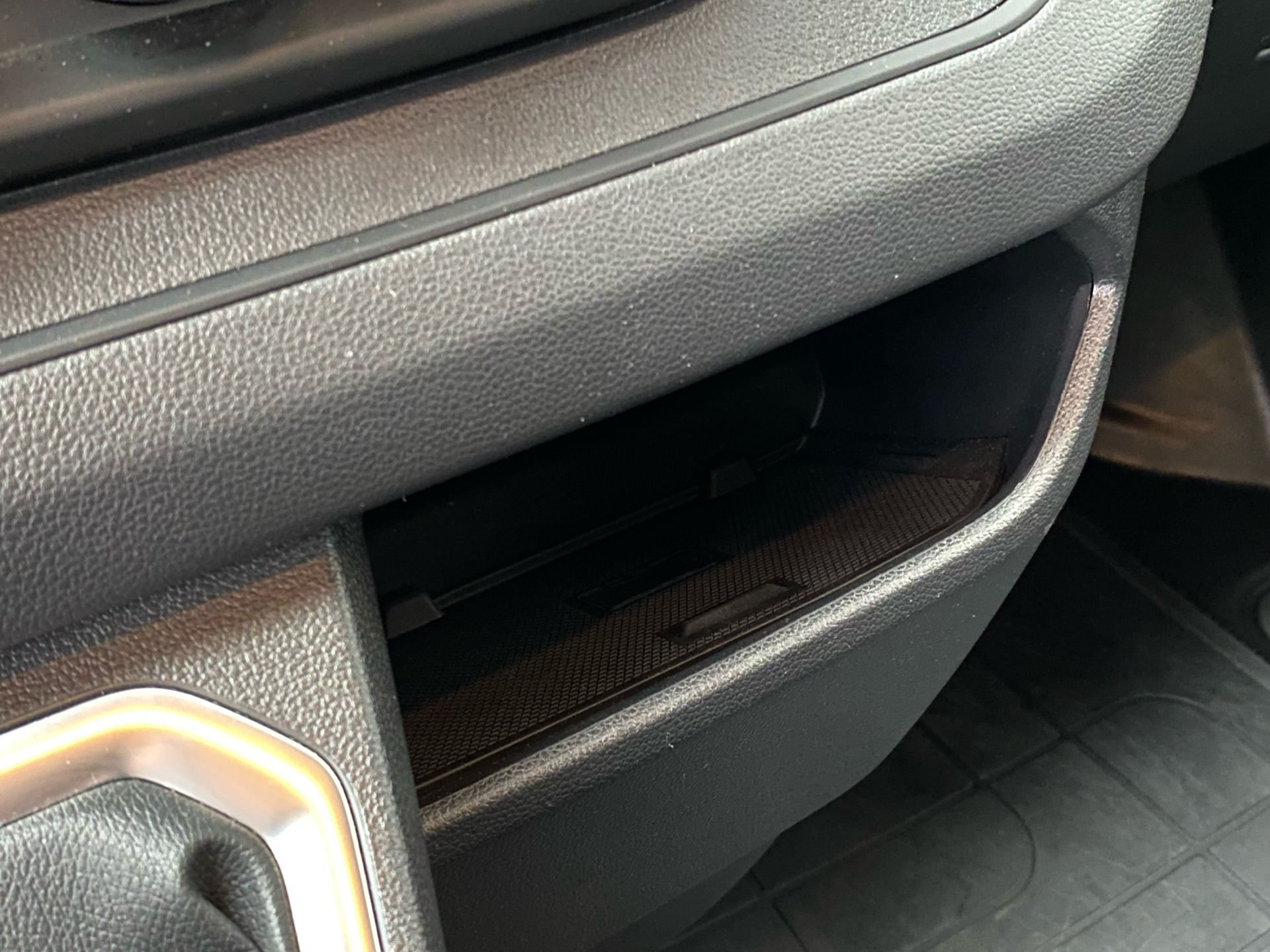 Hvid Renault Trafic fra 2023