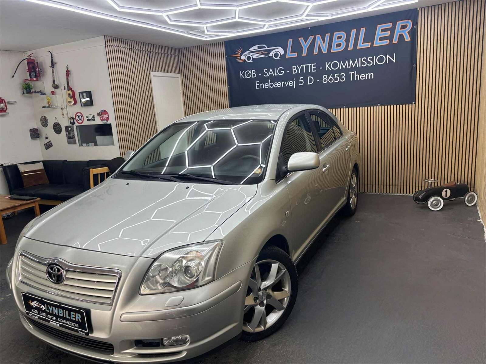 Toyota Avensis 2,4 Executive stc. aut.