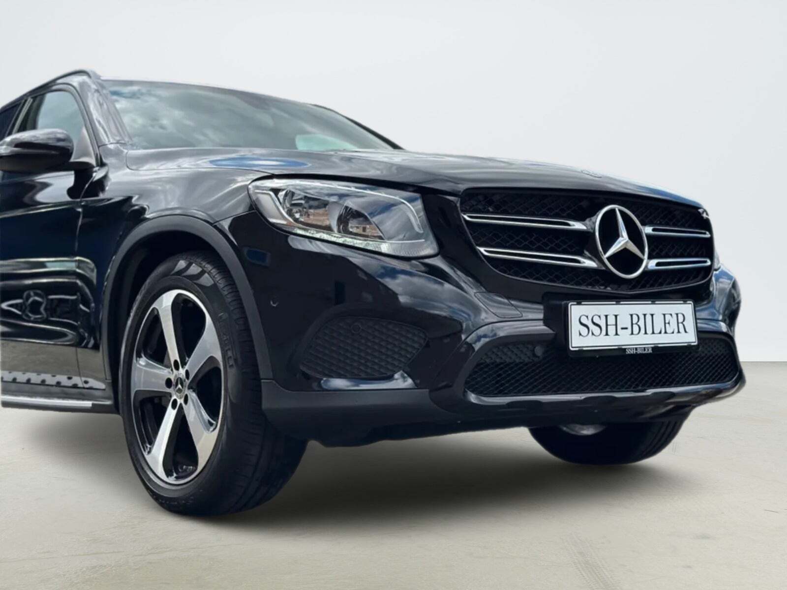 Sort Mercedes GLC220 d fra 2019