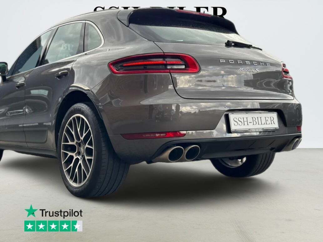 Grå Porsche Macan S fra 2015