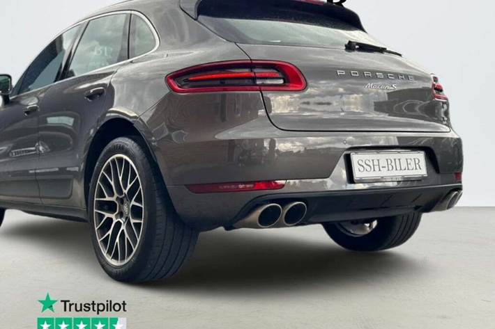 Grå Porsche Macan S fra 2015