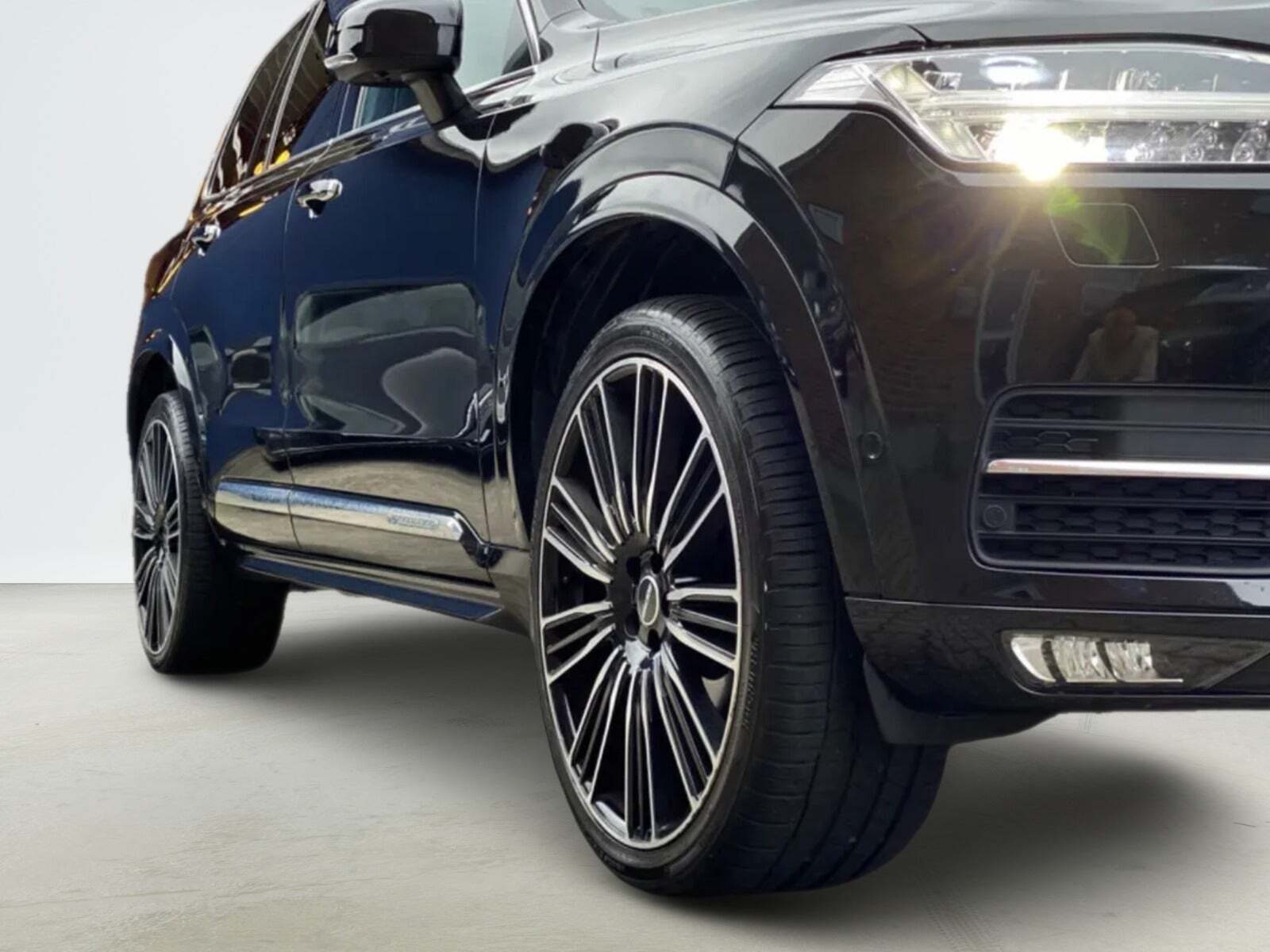 Sort Volvo XC90 fra 2018