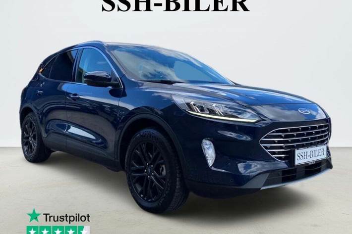 Blå Ford Kuga fra 2021 set udefra