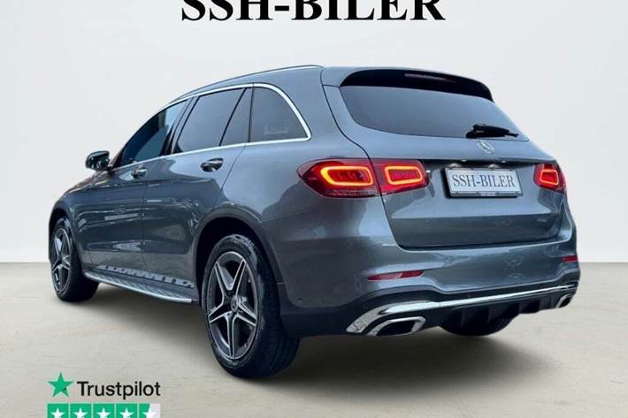 Grå Mercedes GLC200 fra 2020 set udefra