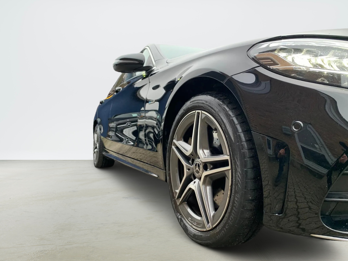 Sort Mercedes C300 de fra 2020