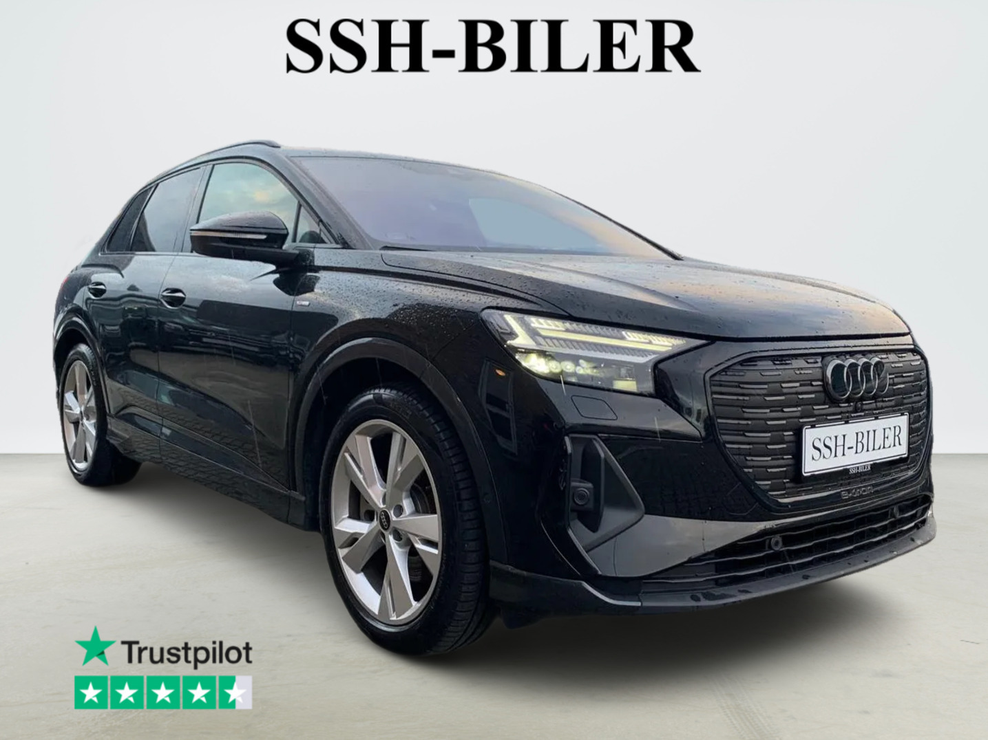 Sort Audi Q4 e-tron fra 2024 set udefra