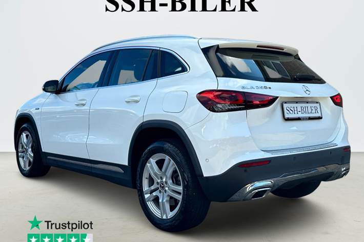 Hvid Mercedes GLA250 e fra 2020