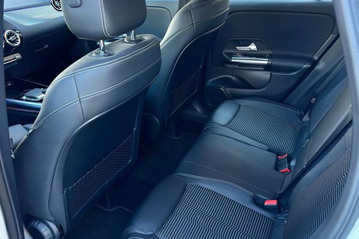 Hvid Mercedes GLA250 e fra 2020