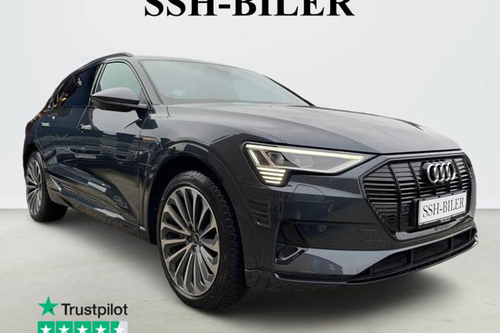 Grå Audi e-tron fra 2022 set udefra