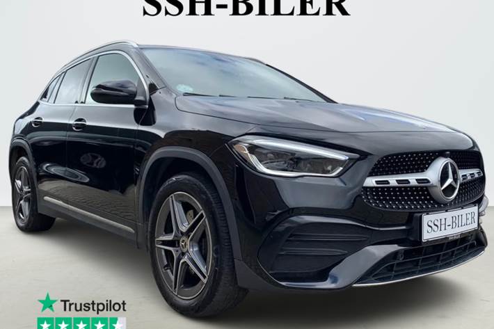 Sort Mercedes GLA250 e fra 2022 set udefra