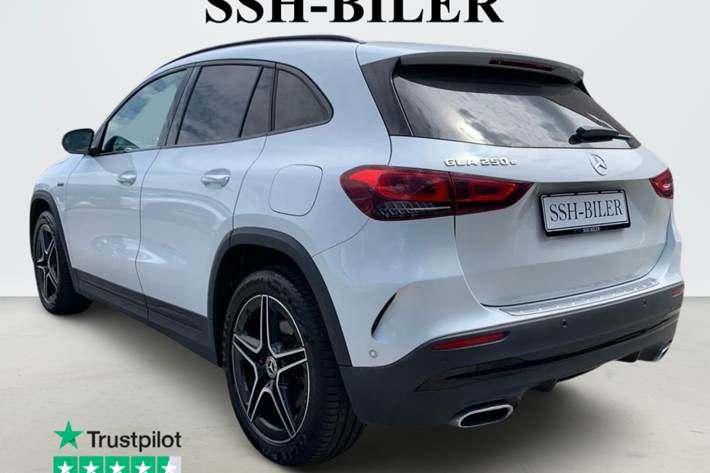 Hvid Mercedes GLA250 e fra 2021