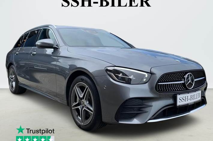 Grå Mercedes E300 e fra 2023 set udefra