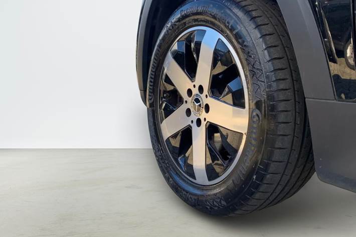 Sort Mercedes GLB200 fra 2020