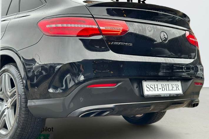 Sort Mercedes GLE450 fra 2016