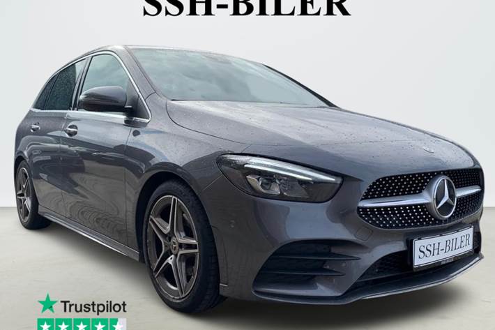 Grå Mercedes B200 fra 2020 set udefra