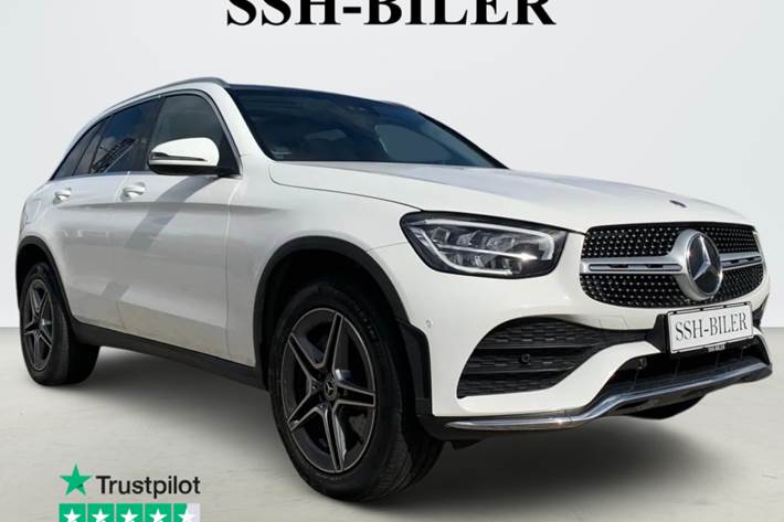 Hvid Mercedes GLC300 de fra 2022 set udefra