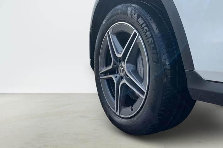 Hvid Mercedes GLC300 de fra 2022