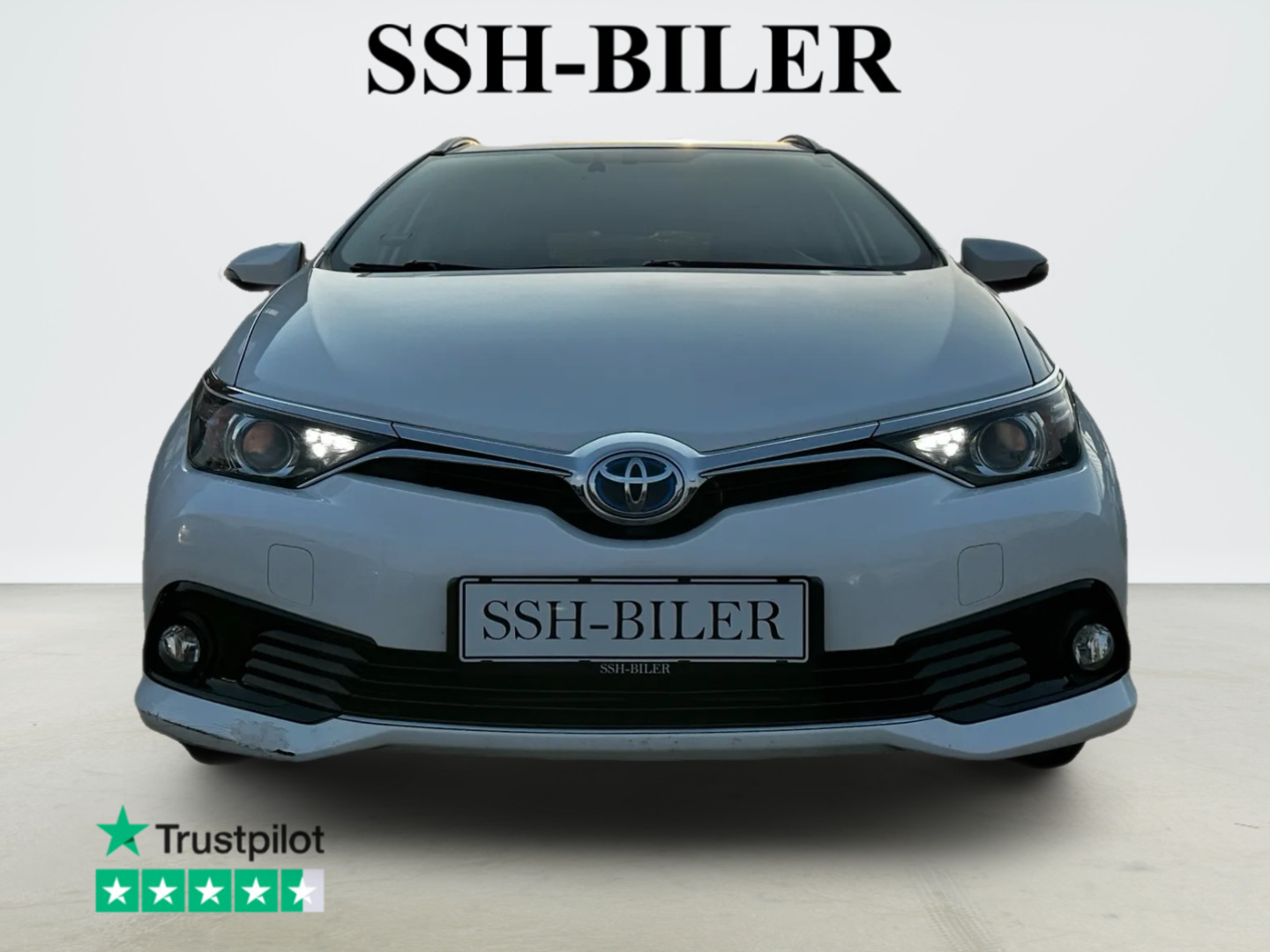 Hvid Toyota Auris fra 2016