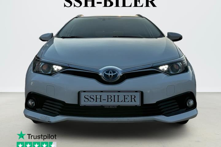 Hvid Toyota Auris fra 2016