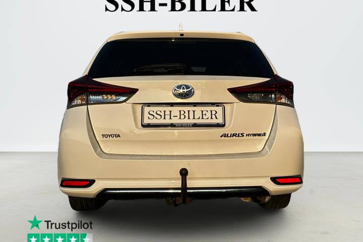 Hvid Toyota Auris fra 2016