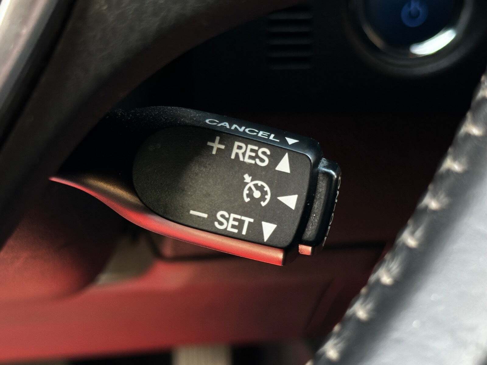 Hvid Toyota Auris fra 2016