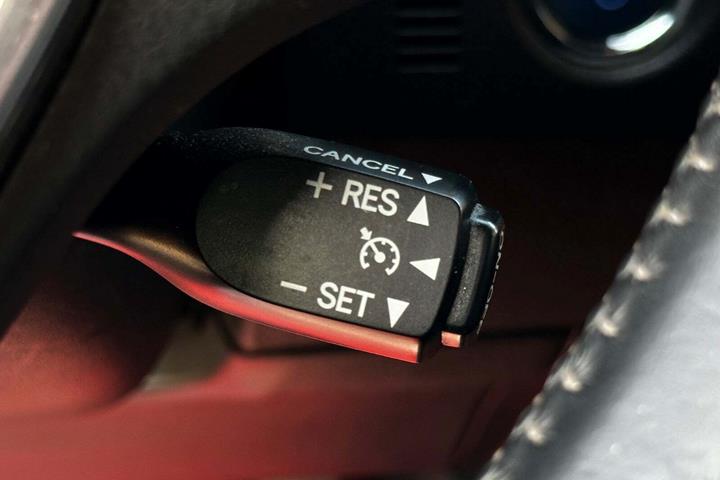 Hvid Toyota Auris fra 2016