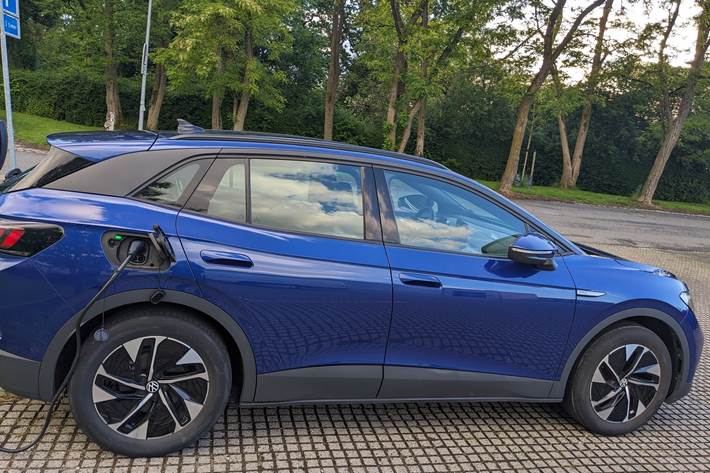 Blå VW ID.4 fra 2022