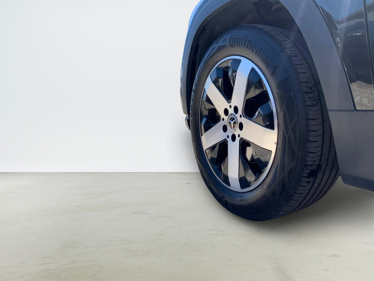 Sort Mercedes GLB200 fra 2021