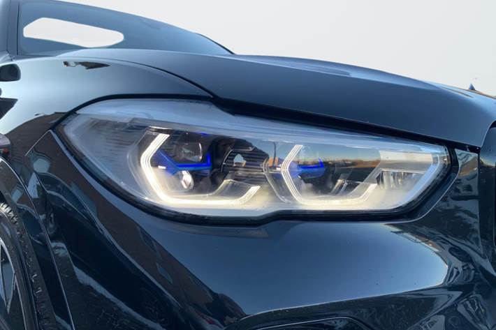 Sort BMW X5 fra 2020