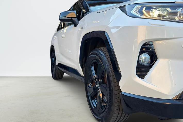 Hvid Toyota RAV4 fra 2019