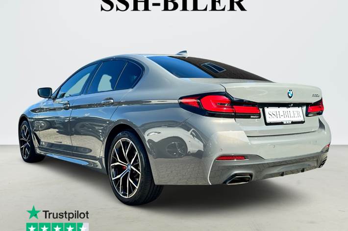 Sort BMW 530e fra 2021