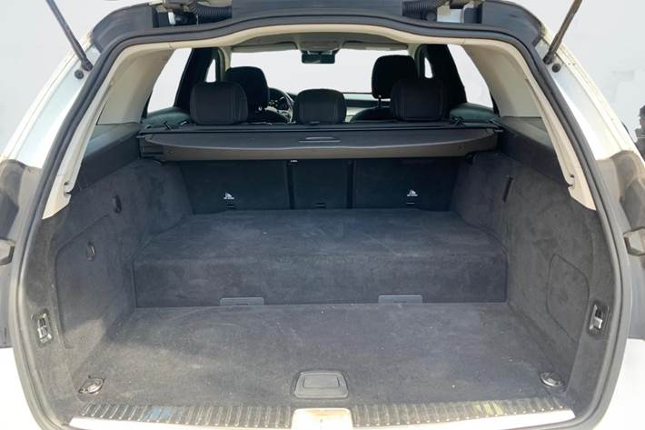 Grøn Mercedes C300 e fra 2021