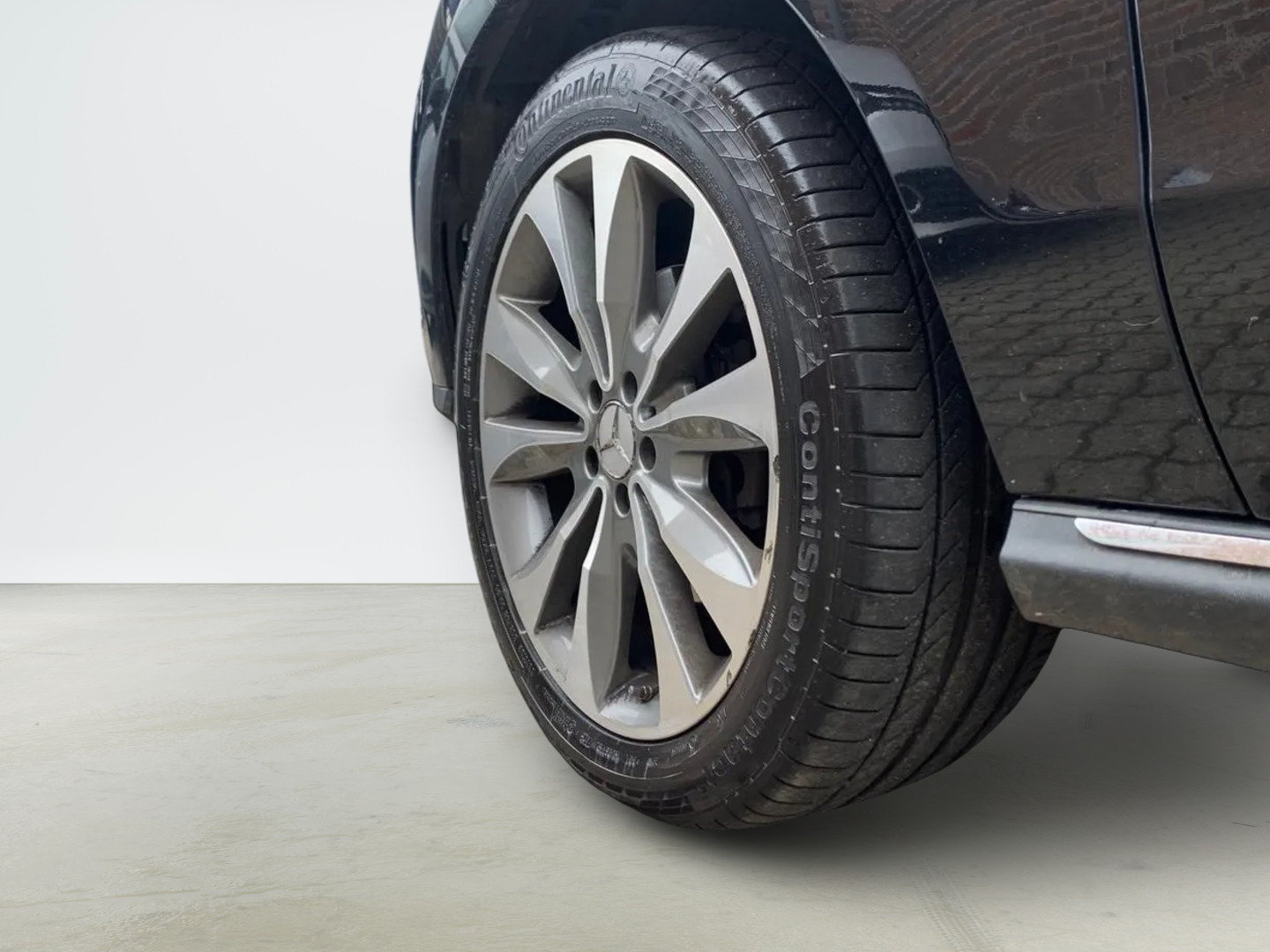 Sort Mercedes ML350 fra 2015