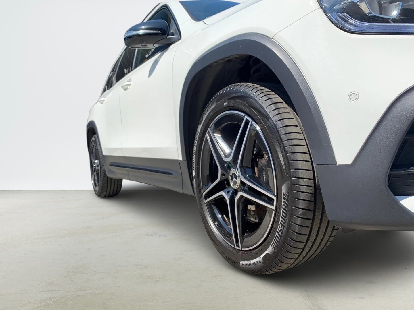 Hvid Mercedes GLB250 fra 2020