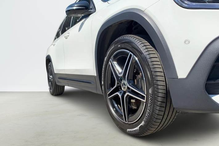 Hvid Mercedes GLB250 fra 2020