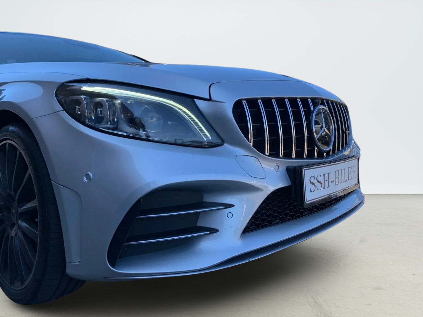 Sølv Mercedes C43 fra 2018