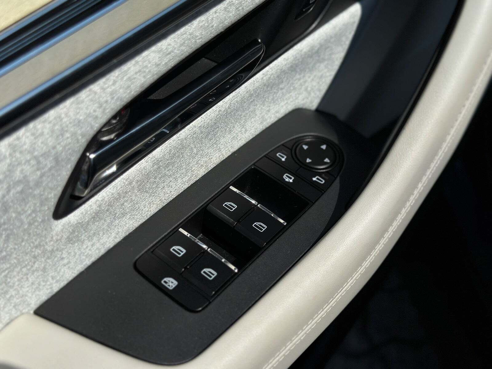 Blå Mazda CX-60 fra 2022