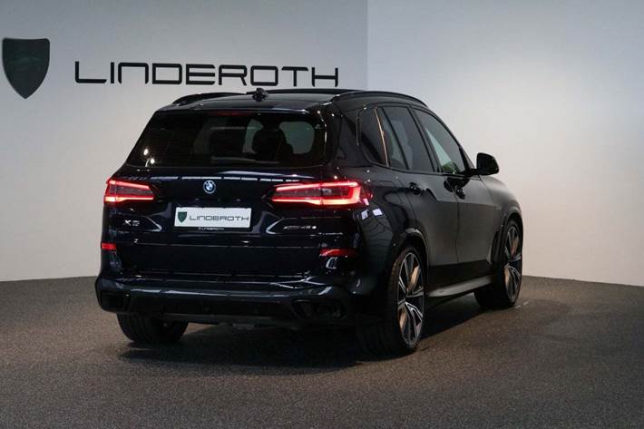 Blå BMW X5 fra 2022