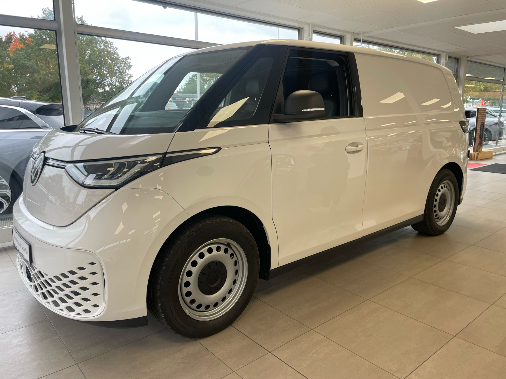 VW ID.Buzz Cargo EL Comfort 286HK Van Aut.