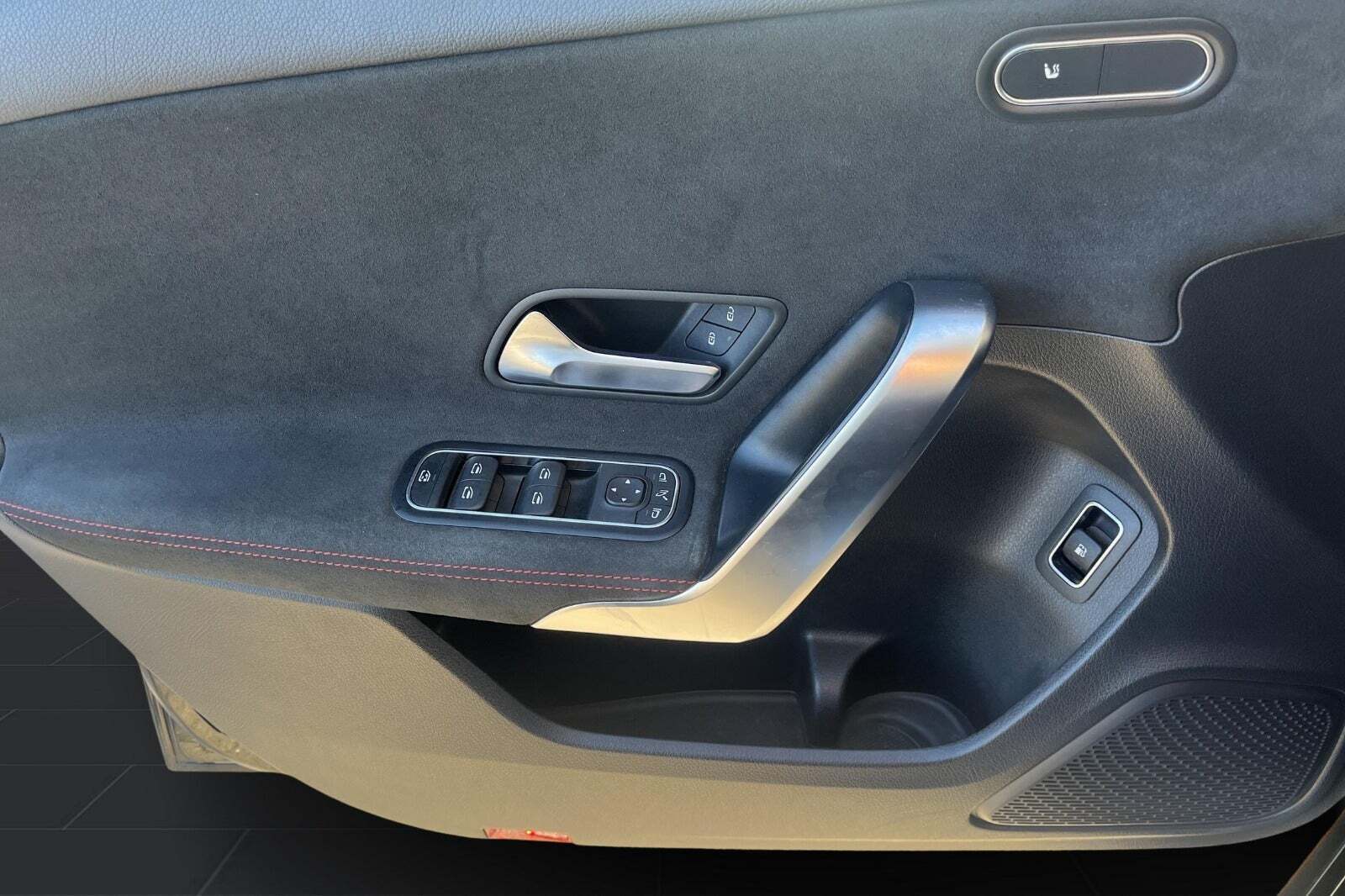 Sort Mercedes A250 e fra 2020