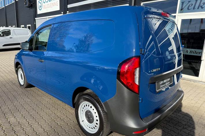 Blå Mercedes eCitan fra 2024